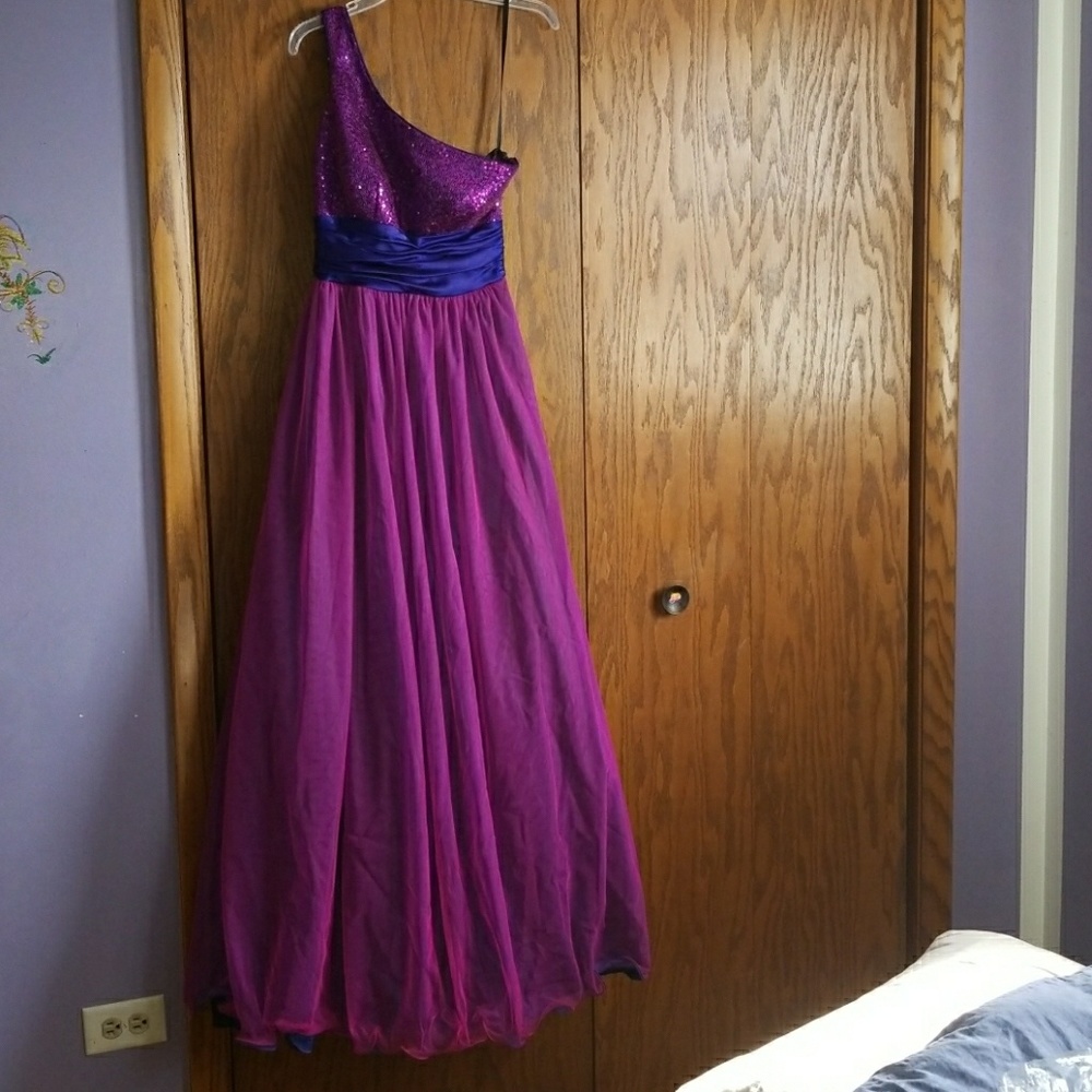 Purple prom/party dress sparkly top part